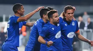 שחקני מכבי פתח תקווה חוגגים