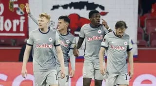 שחקני רד בול זלצבורג חוגגים