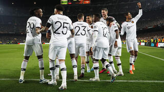 שחקני מנצ'סטר יונייטד חוגגים נגד ברצלונה