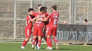 שחקני הפועל תל אביב חוגגים