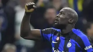 רומלו לוקאקו חוגג