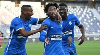 מוגיס זקאריה חוגג עם בריהון ואקולטסה