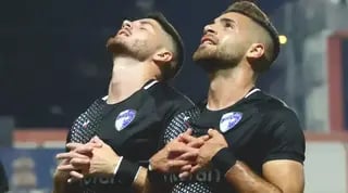 איתמר שבירו ומוחמד שכר חוגגים