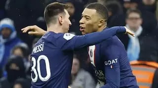 ליאו מסי וקיליאן אמבפה חוגגים