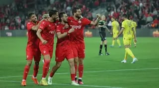 שחקני הפועל באר שבע חוגגים