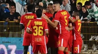 שחקני מ.ס אשדוד חוגגים