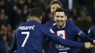 ליאו מסי וקיליאן אמבפה חוגגים