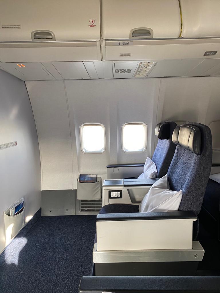 המושבים במחלקת עסקים בבואינג 737-900