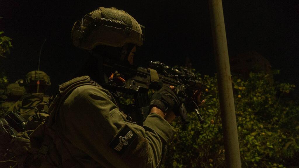 לוחמי צה"ל, שב"כ ומג"ב עצרו עשרה מבוקשים ברחבי אוגדת יהודה ושומרון