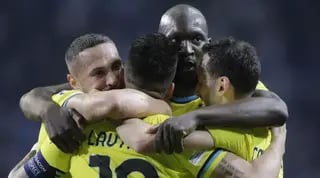 שחקני אינטר חוגגים רבע גמר