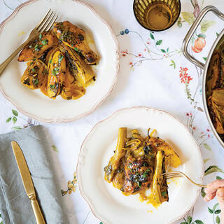 תבשיל מושלם בסיר אחד: עוף, שומר ותפוחי אדמה