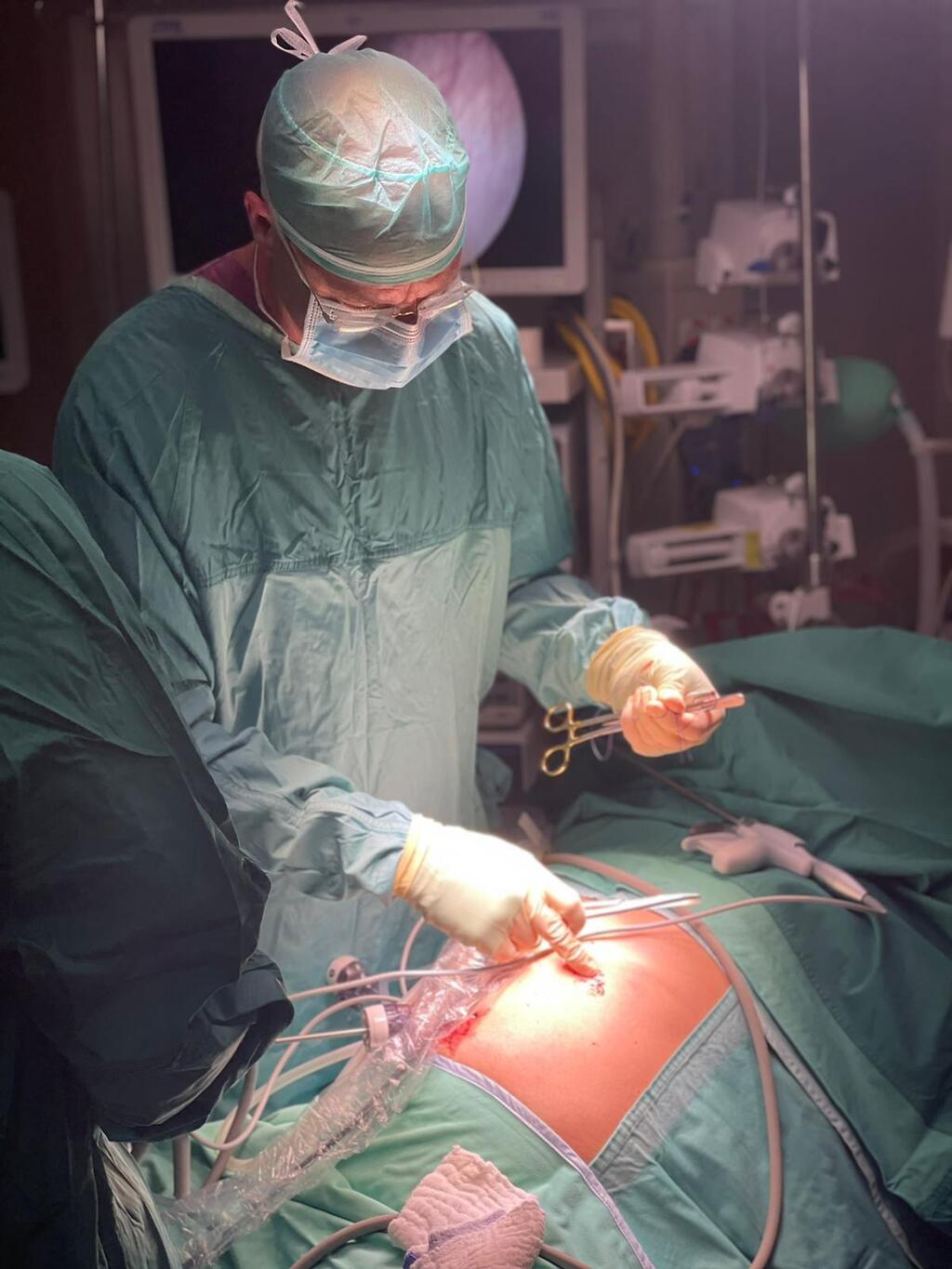 Операция по устранению диафрагмальной грыжи ניתוח בקע סרעפתי