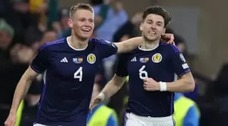 סקוט מקטומיניי וקירן טירניי חוגגים