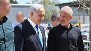 ראש הממשלה בנימין נתניהו עם ראש ה שב"כ רונן בר הרמת כוסית לרכל חג הפסח