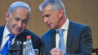 ראש הממשלה בנימין נתניהו וראש המוסד דוד ברנע בטקס