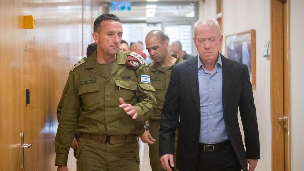 יואב גלנט בהערכת מצב עם בכירי מערכת הביטחון