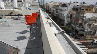 אדם נפל ממרפסת ברחוב בוגרשוב בתל אביב
