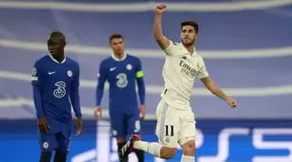 מרקו אסנסיו חוגגים לצד שחקני צ'לסי המאוכזבים