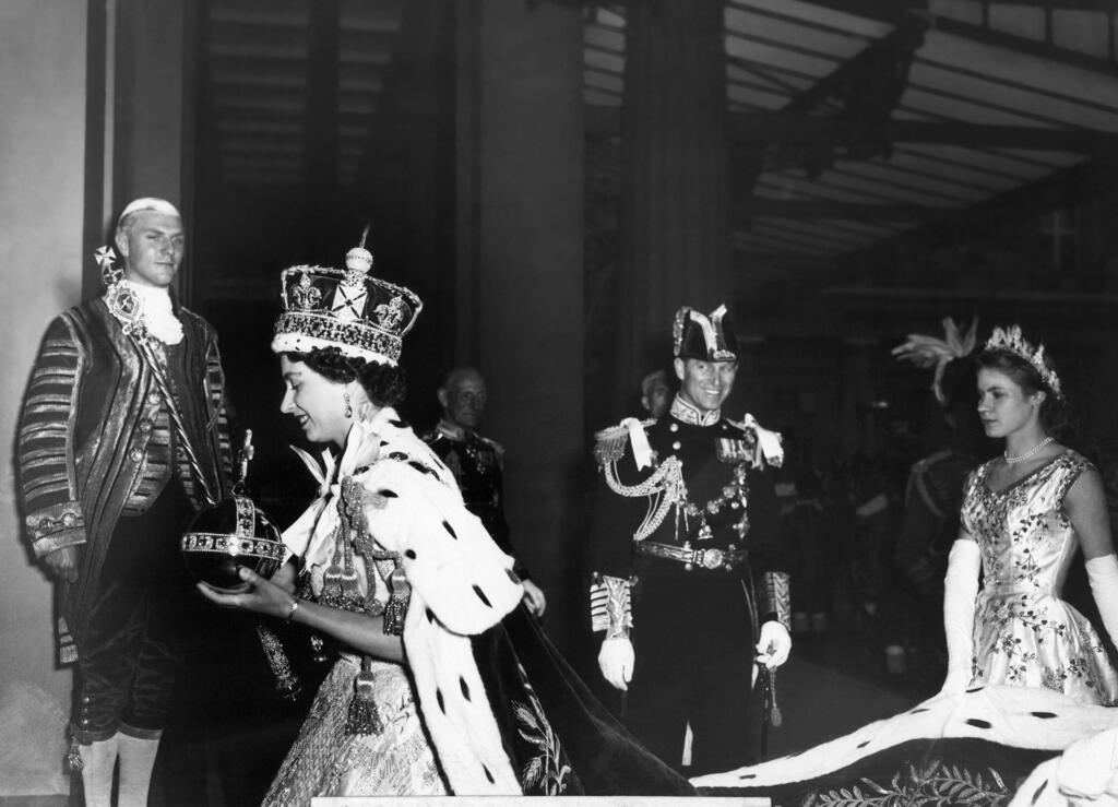טקס הכתרה המלכה אליזבת השנייה 