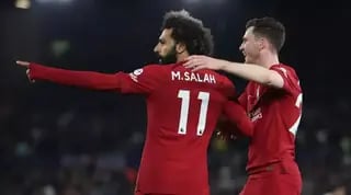 מוחמד סלאח חוגג עם אנדרו רוברטסון