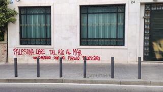 Antisemitic graffiti sprayed on facade of Barcelona's Ancient Synagogue 