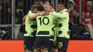 שחקני מנצ'סטר סיטי חוגגים