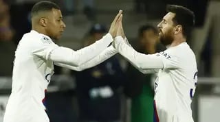 ליאו מסי וקיליאן אמבפה חוגגים