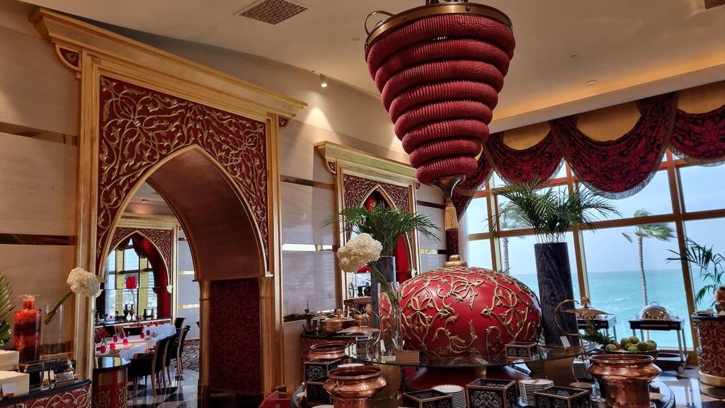 Ресторан в отеле "Бурж аль-Араб" 