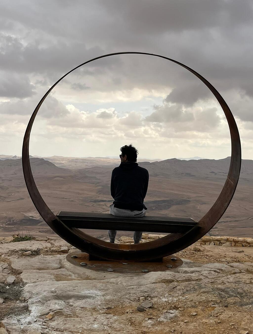 Памятник в память о Реувене Роте (Фото: Или Рот) רואי רוט במיצב שבנה לזכר אביו