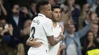 מרקו אסנסיו ואדר מיליטאו חוגגים