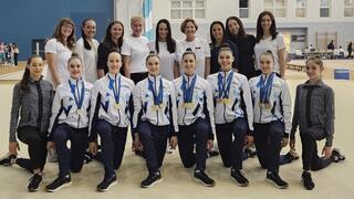 נבחרת הנשים של ישראל בהתעמלות אומנותית עם מדליית הזהב בגביע העולם
