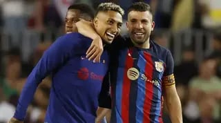 ג'ורדי אלבה חוגג עם ראפיניה