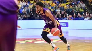 שון דאוסון בדרך לסל