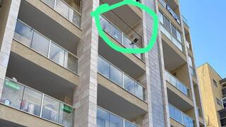 ילד נפל מבניין קומות באשדוד