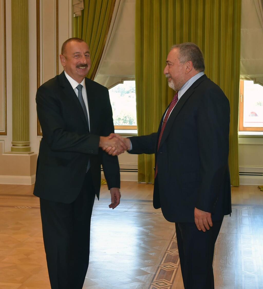 Президент Азербайджана Ильхам Алиев и Авигдор Либерман (Израиль) 