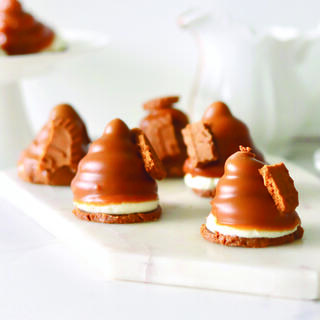 קרמבו לוטוס במילוי קרם גבינה ושוקולד לבן