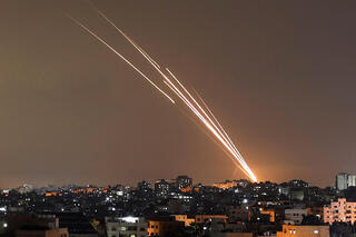 Palestinians launch rockets from Gaza at Israel 