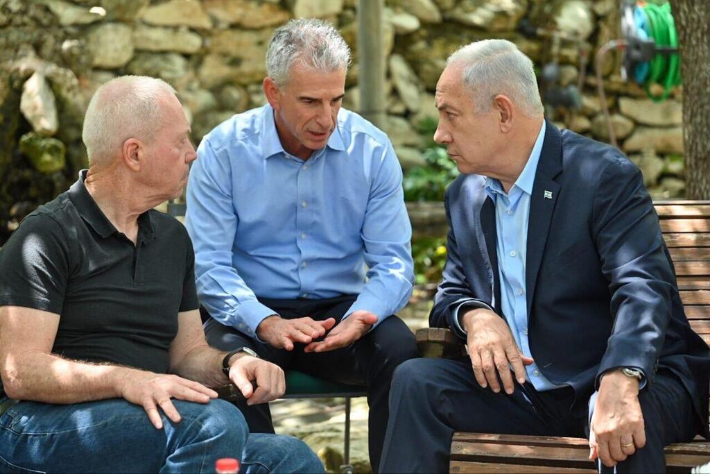 ראש הממשלה בנימין נתניהו, שר הביטחון יואב גלנט, וראש המוסד דוד ברנע
