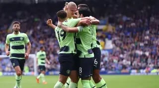 שחקני מנצ'סטר סיטי חוגגים