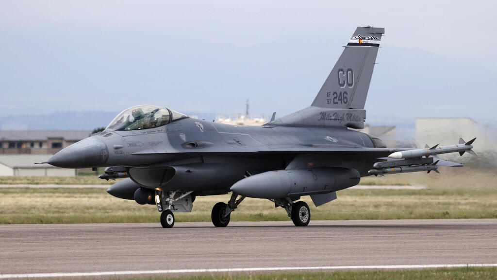 ארה"ב מטוסי F-16 אמריקניים תועבר הכשרה ל טייסים מ אוקראינה