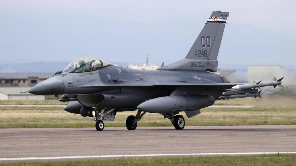 ארה"ב מטוסי F-16 אמריקניים תועבר הכשרה ל טייסים מ אוקראינה