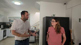 דבורה שיטרית שניצלה מהפיגוע אמש בחווארה יחד עם יוסי דגן