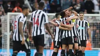 שחקני ניוקאסל חוגגים