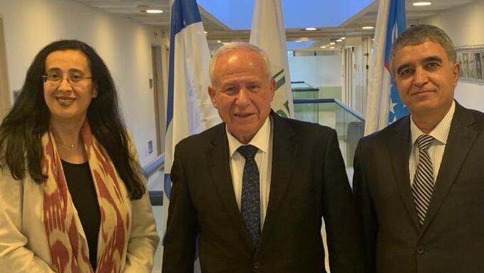 שר החקלאות אבי דיכטר עם שגרירת אוזבקיסטאן בישראל