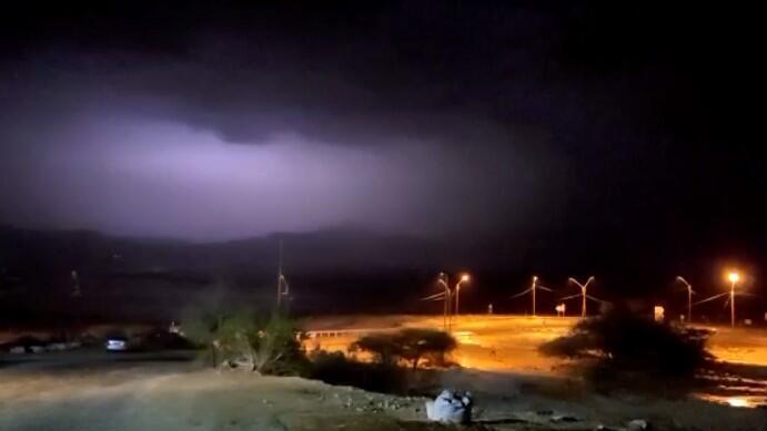 Гроза над Мертвым морем (Ром Нив, Компания по защите природы) ברקים