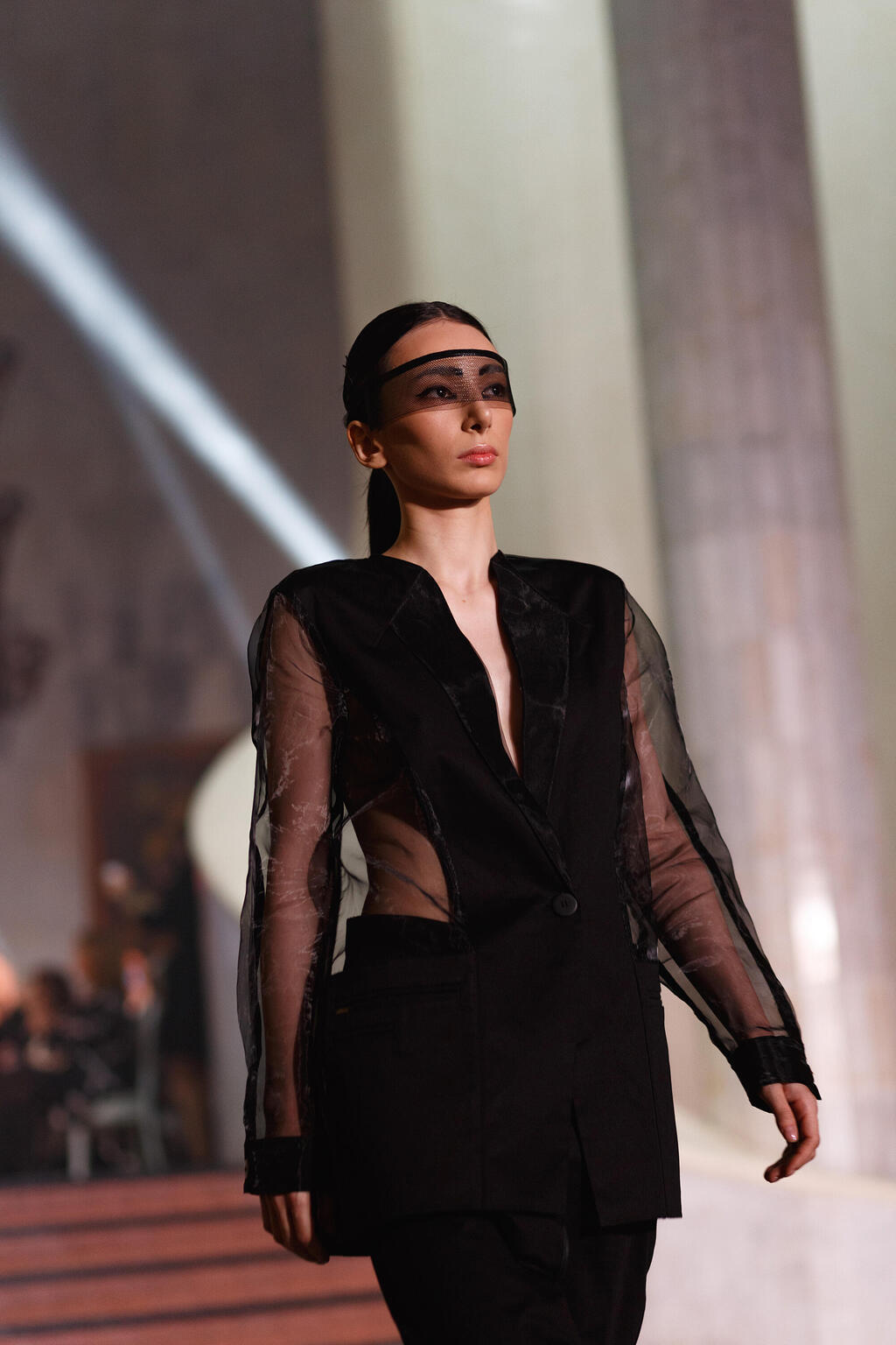 תצוגת אופנה של Vague במסגרת Metrica בגאורגיה