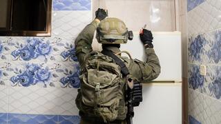 כוחות צה"ל ממפים את ביתו של אחד המחבלים שביצע את הפיגוע בו נרצחו בנות משפחת די ואת בית המחבל שהכווין את הפיגוע בו נפל עידו ברוך