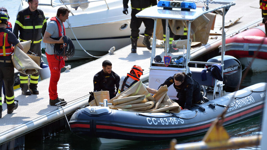 תיעוד חילוץ הסירה באגם מג'ורה שבאיטליה 