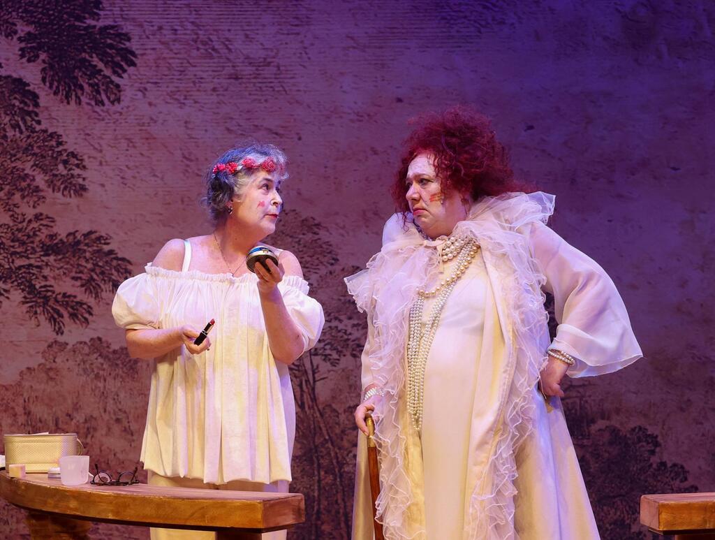 Сцена из спектакля "Квартет" театра "Идишпиль" (Фото: Лев Гельфанд) Сцена из спектакля "Квартет" театра "Идишпиль"