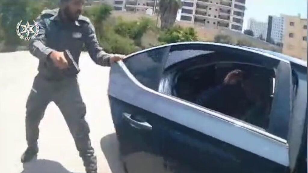 תיעוד מעצר חוליית מתנקשים חמושים בתוך שטח בית החולים בנצרת